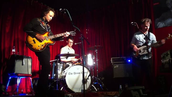 Here's a little vid from a recent Chris Pickering gig in Sydney a few weeks...